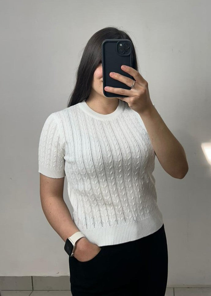 Blusa De Punto con Trenzas Verticales Manga Corta Cuello Redondo