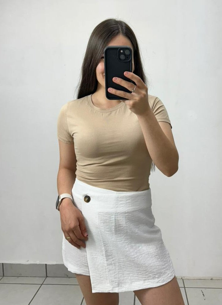 Falda Short Liso Con Boton
