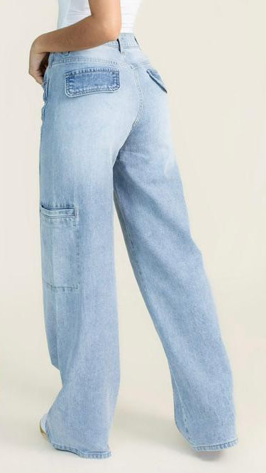 Pantalon Wide Leg Azull Claro Tipo Cargo Con Bolsas Falsas Traseras