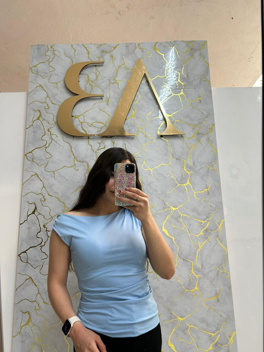 Blusa Sin Manga Tipo Satin Plizada De Un Costado