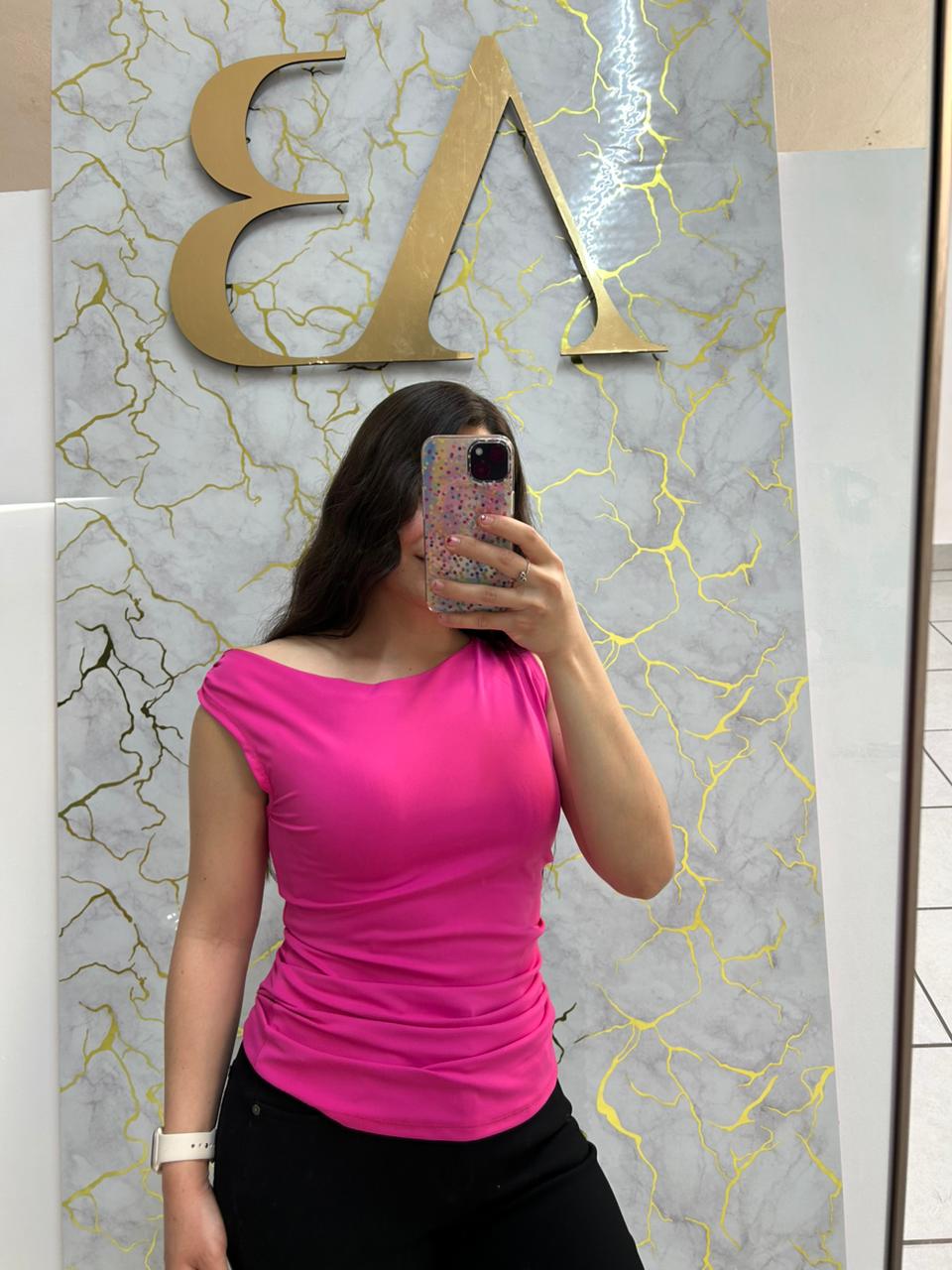 Blusa Sin Manga Tipo Satin Plizada De Un Costado