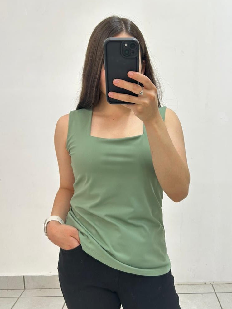 Blusa Premium Cuello Cuadrado Lisa Sin Mangas