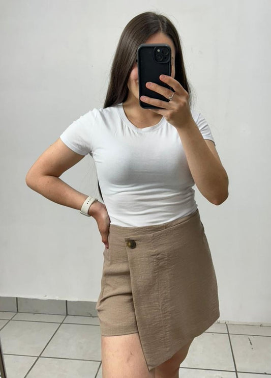 Falda Short Liso Con Boton