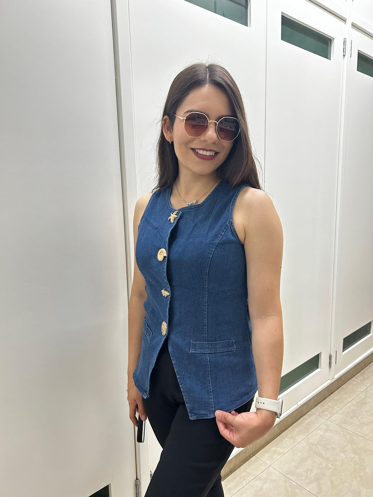 Chaleco denim con detalles premium 💙✨